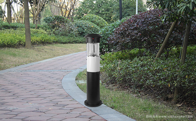 小區物業安裝戶外滅蚊燈效果