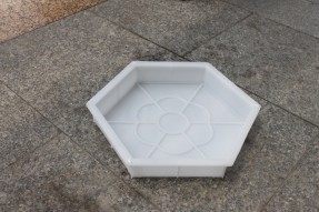 實心護坡模具和空心護坡模具實際應(yīng)用