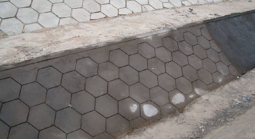 實(shí)心護(hù)坡塑料模具和空心護(hù)坡塑料模具分別用在哪里？